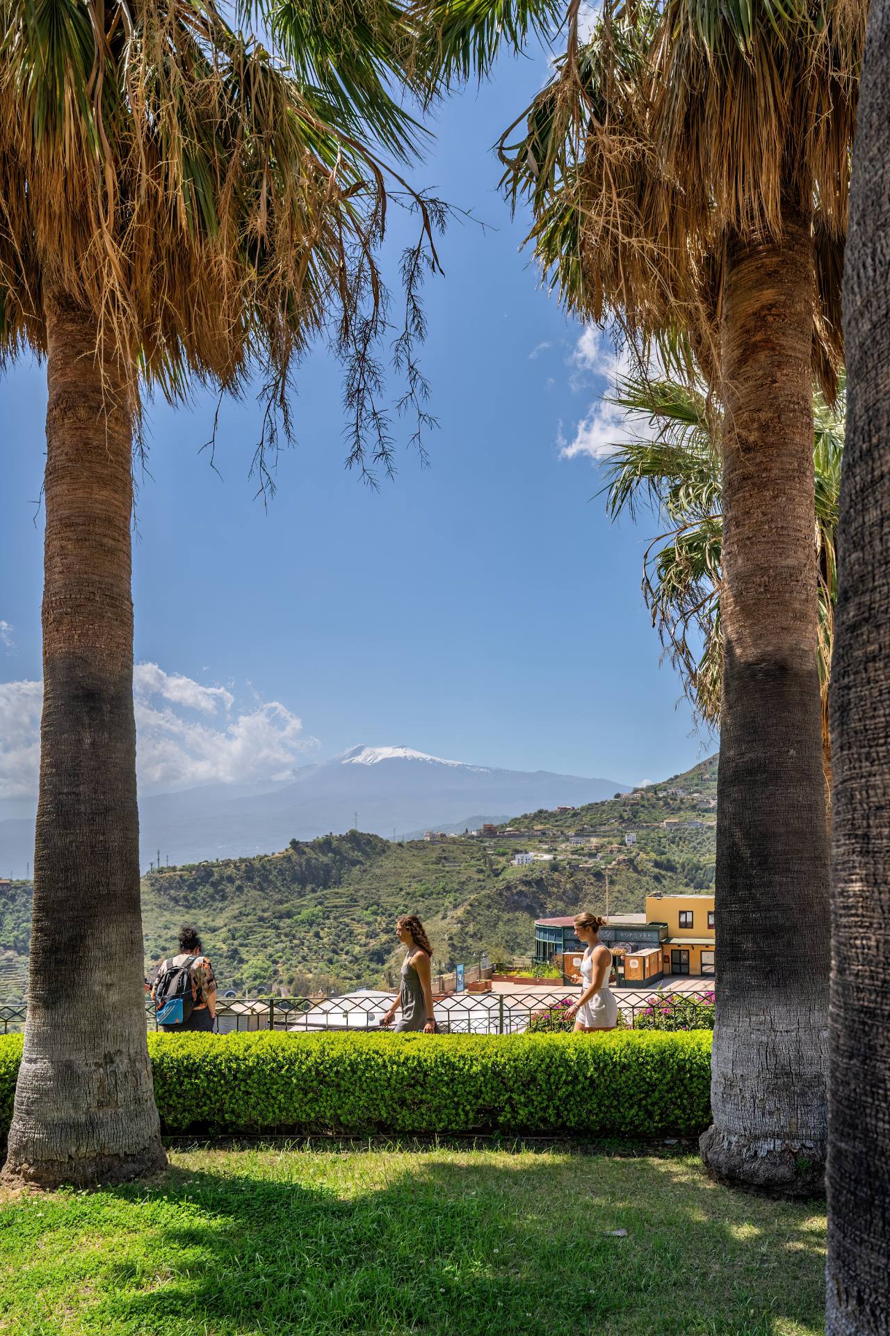 Blick von der Chiesa di Sant'Antonio Abate zum Ätna